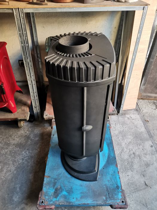 Чугунена печка / камина на дърва