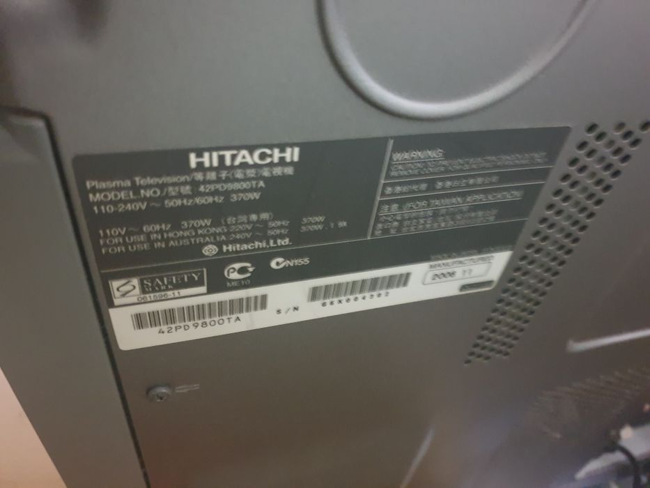 Телевизор Hitachi 42"