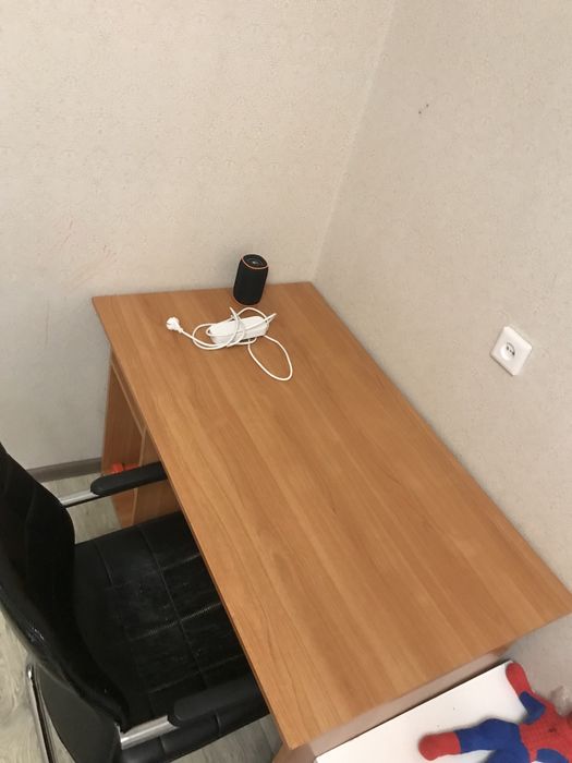 Продается стол и стул