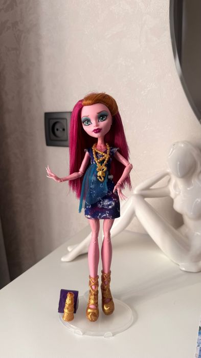 Продам кукол monster high и барби