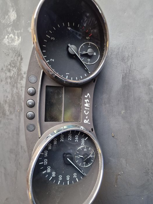 Ceasuri bord Mercedes R-Class w251