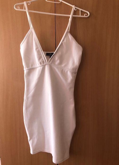 Бяла рокля MissGuided