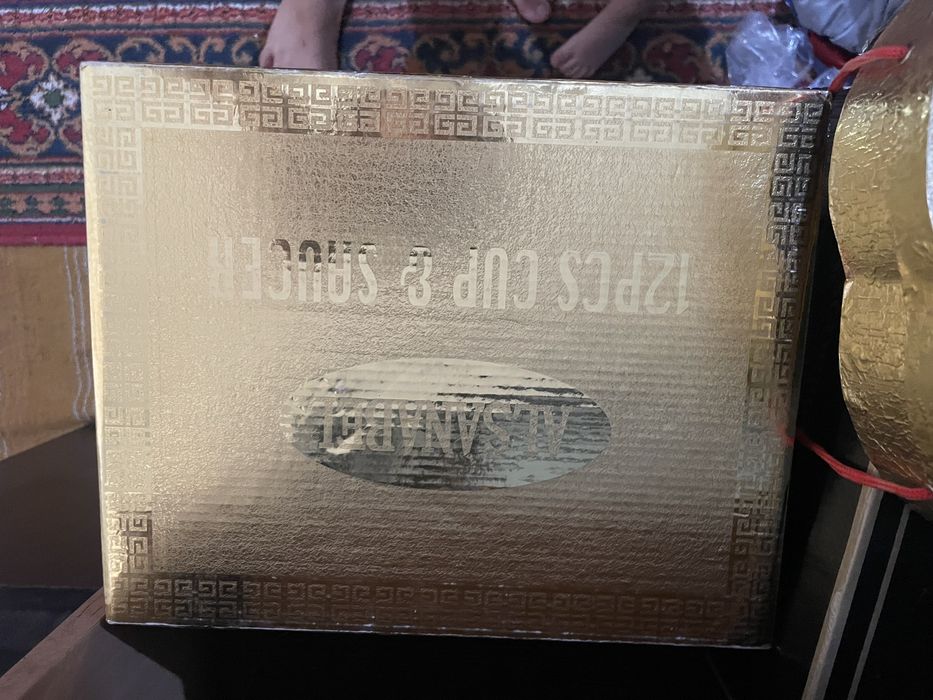 Chroyli nabor servat idishlar