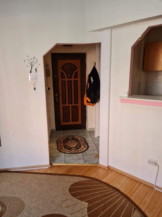 Inchiriez garsoniera Zona Racadau