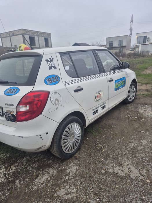 Vând skoda Fabia 1.2 avariata