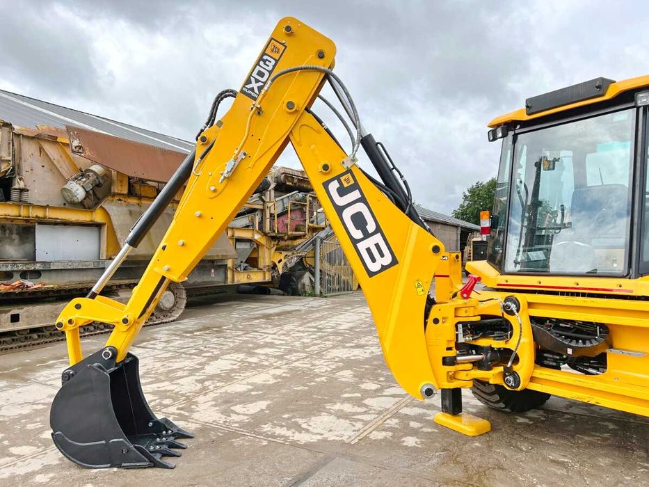 Buldoexcavator JCB 3DX – 7,5 T , brat telescopic , clima  – Nou