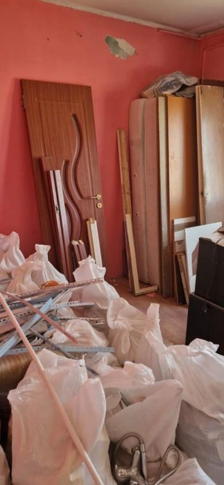 Transport moloz,debarasari apartamente,poduri si beciuri