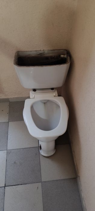 Отдам даром УНИТАЗ И БАЧОК Срочно