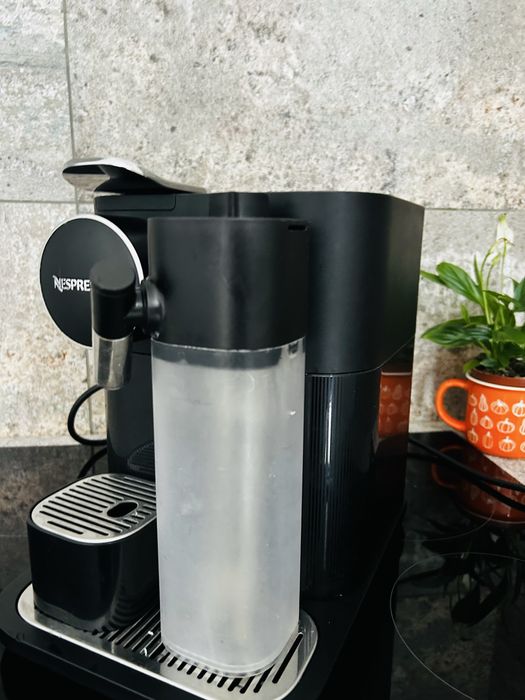 Espressor Gran Latissima Nespresso
