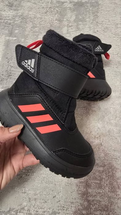 Adidas апрески .