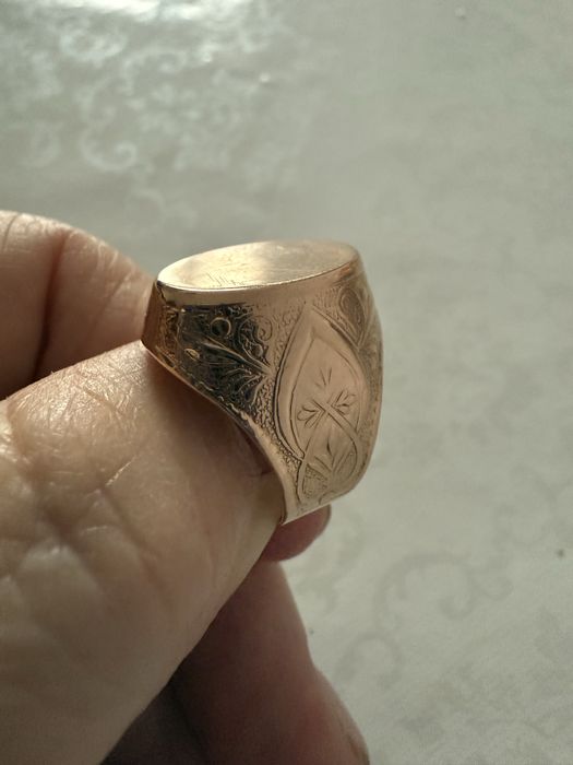 Продам женское кольцо