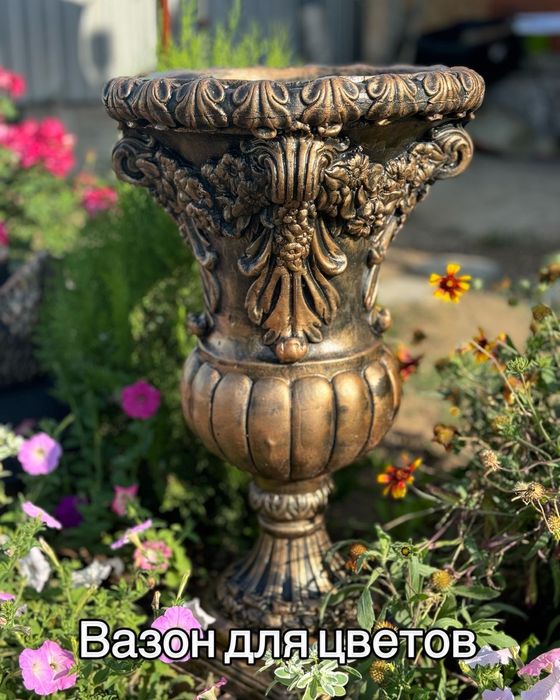 Королевский Вазон из бетона