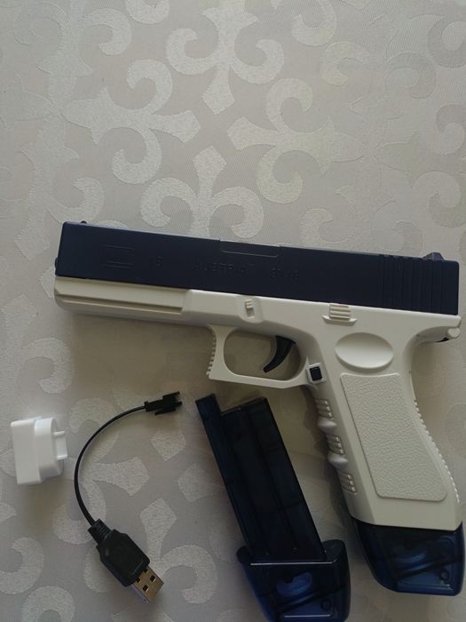 водяной пистолет игрушечный