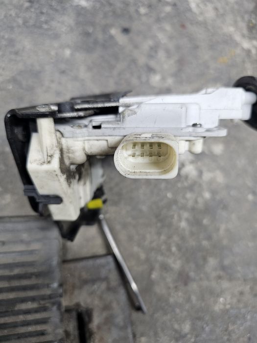 Брава Ауди a6 c6 4f двете предни и една задна