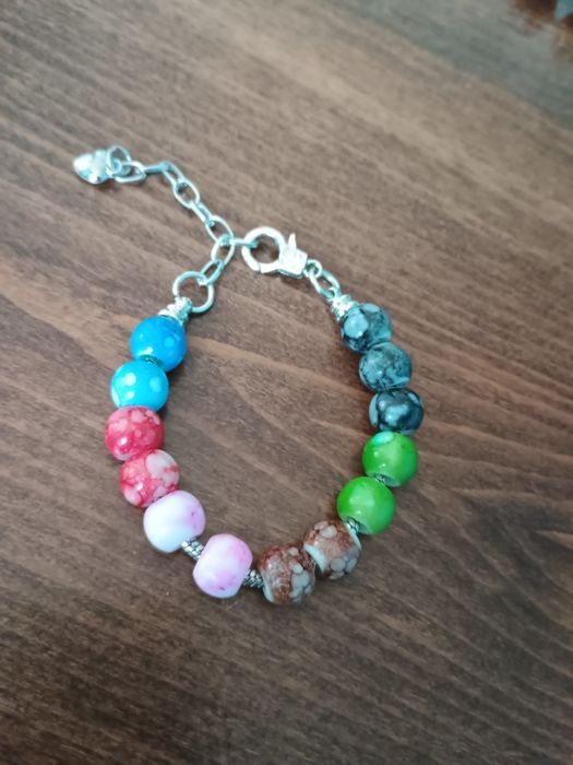 Гривни с регулируема верижка .Предлагам голям избор.