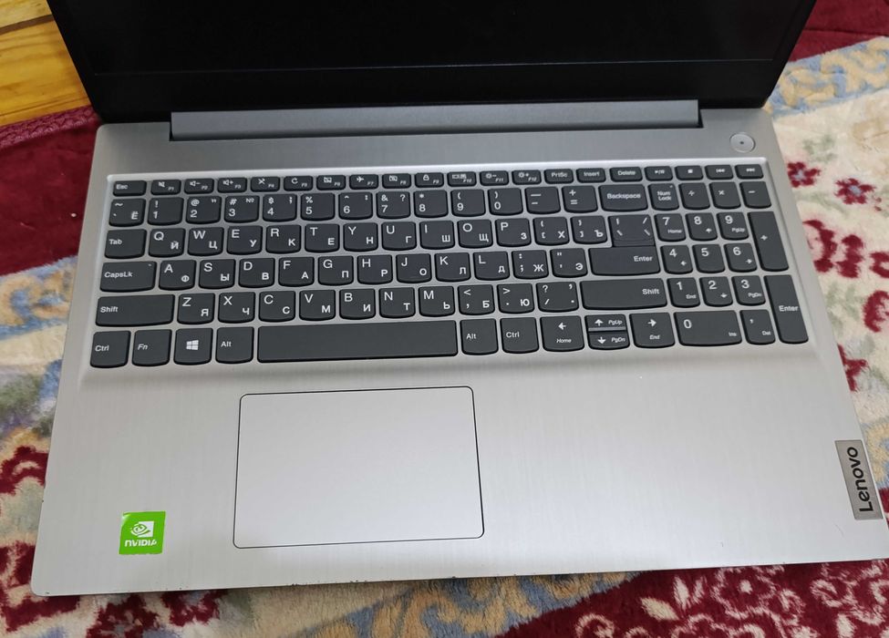 Noutbuk core i3 yangidek