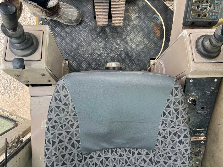 Багер Hyundai Robex 210LC – 22 тона, разтегателно рамо + видео