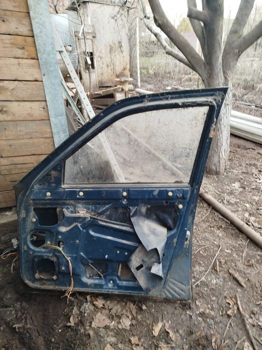 Продам двери от 2110 в сборе