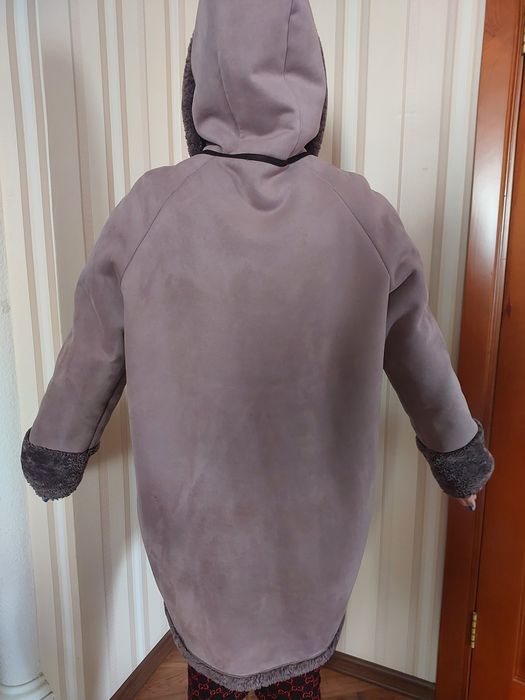 Продам дублёнку с капюшоном