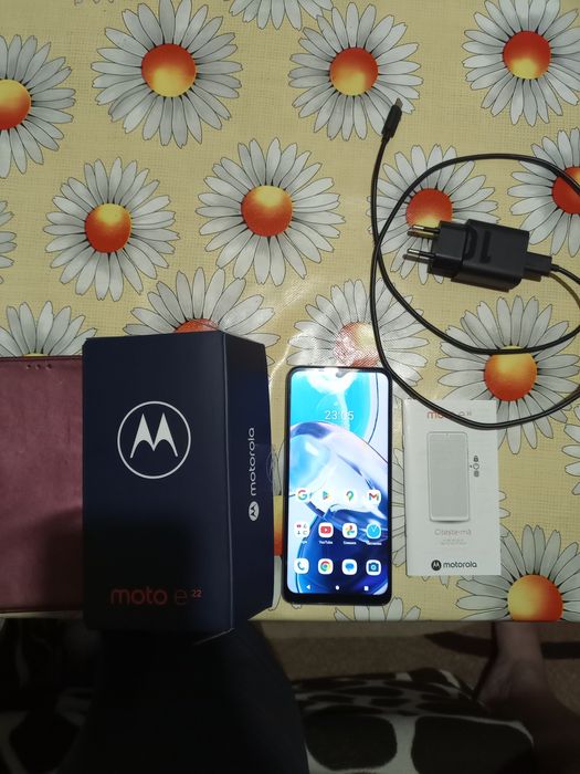 Смартфон Motorola E 22 в перфектно състояние