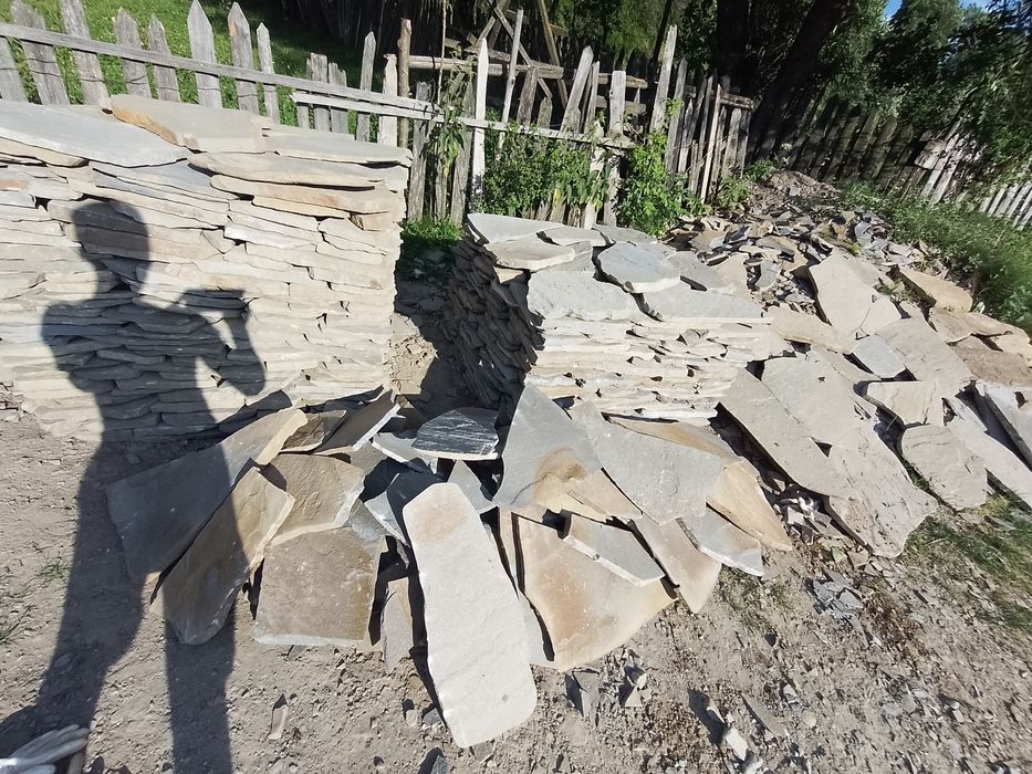 Vând și montez piatra naturala de munte