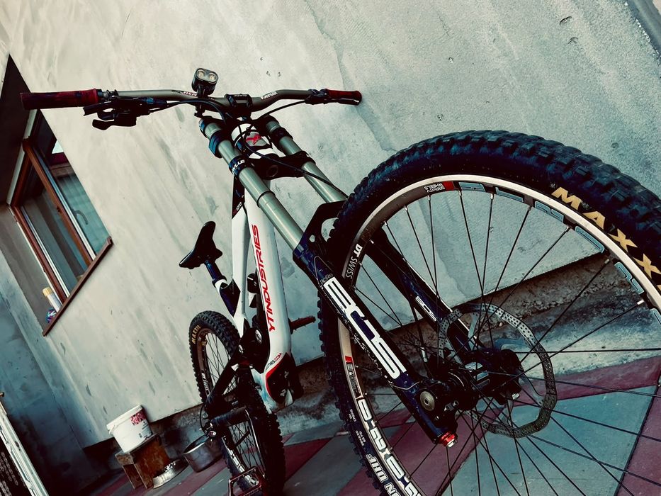 Vand downhill YT TUES 2.0 PRO EDITION