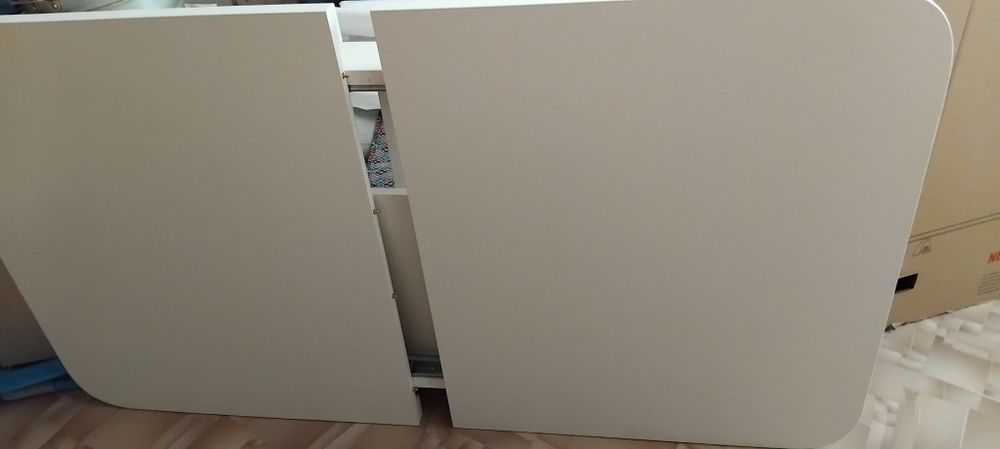 Продам  стол с ножками