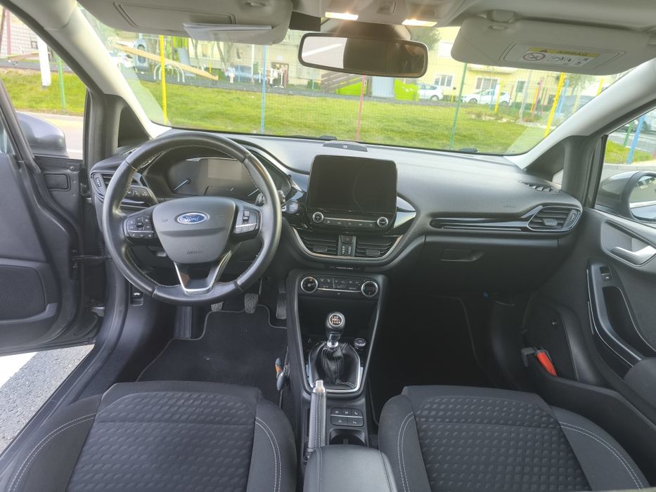 Vând Ford Fiesta