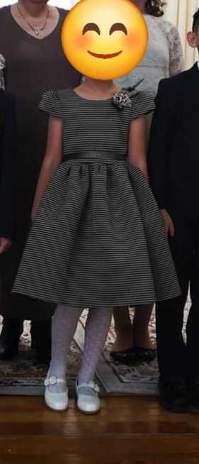 Продам платья 122-128р.