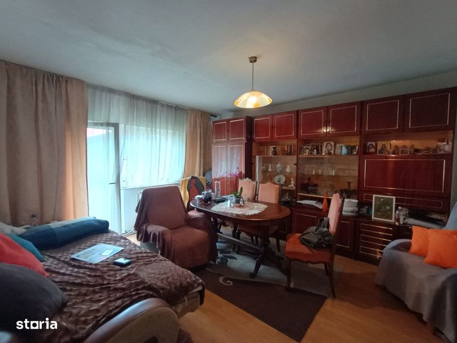 Vanzare apartament cu 4 camere 2 bai 2 balcoane Dambu Rotund — fotografia 1