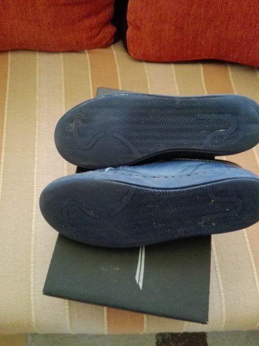 Vând pantofi piele casual copii !
