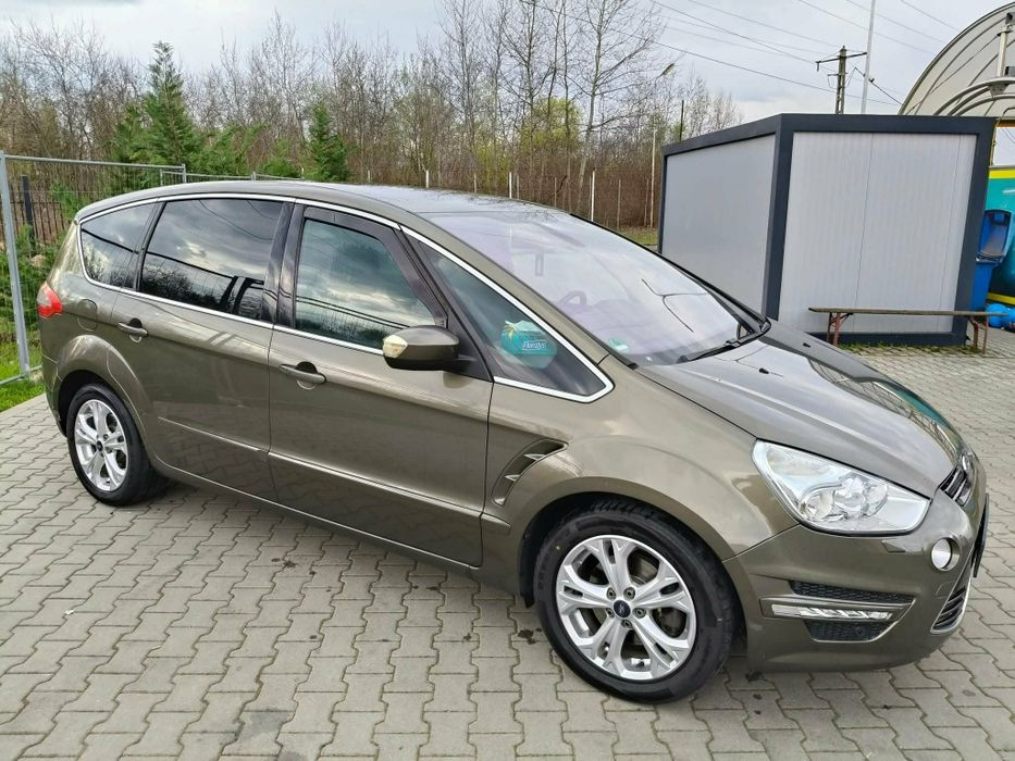 Vând ford s max mașina merge foarte bine!