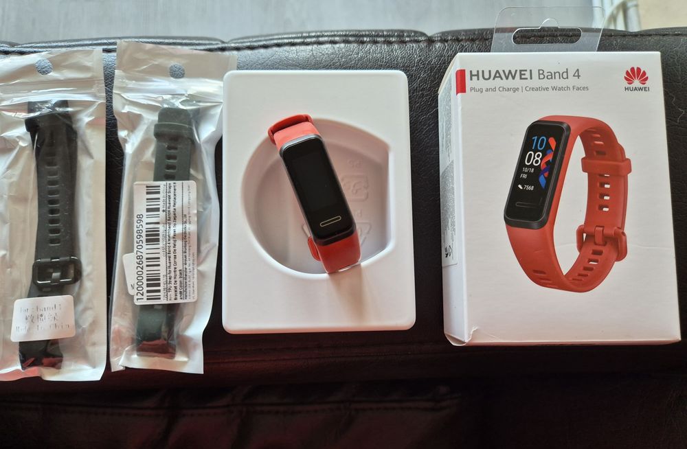 Huawei P30 + Huawei Band 4 + 2 нови каишки – отлично състояние