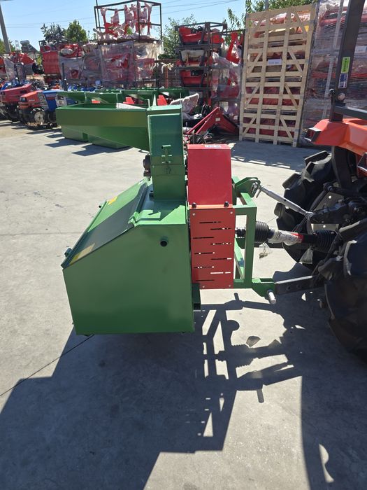 Moara cereale atașat la tractor