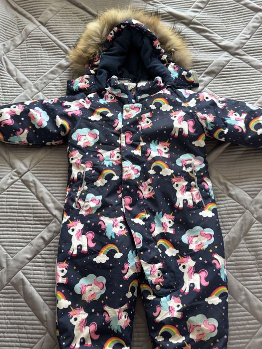 Продам детскую верхнию одежду