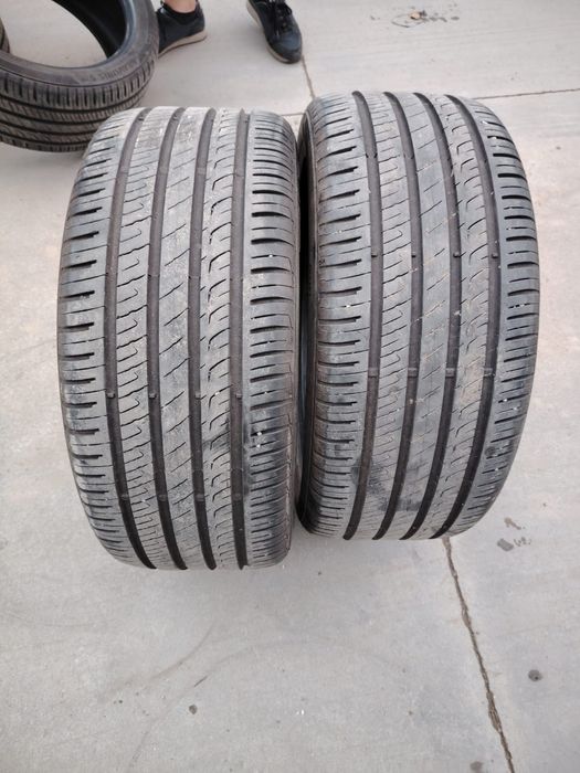 255/45 R18 și  245/40 R18 Barum