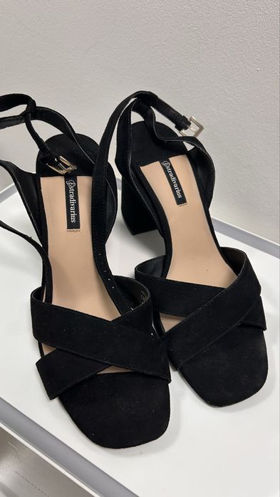 Сандали Stradivarius 37 - нови