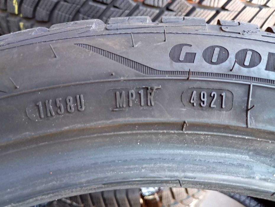 245 45 18 Anvelope iarna GoodYear UltraGrip