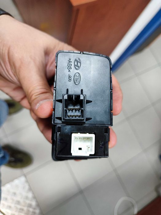 Продавам панел с коректор за фарове, Хюндай i20, 2018