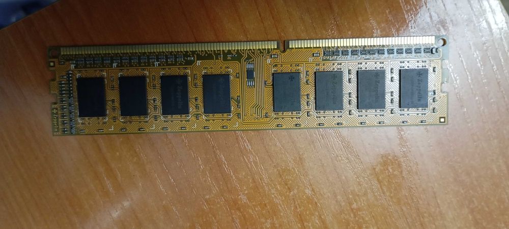 Оперативная память DDR3 - 1GB