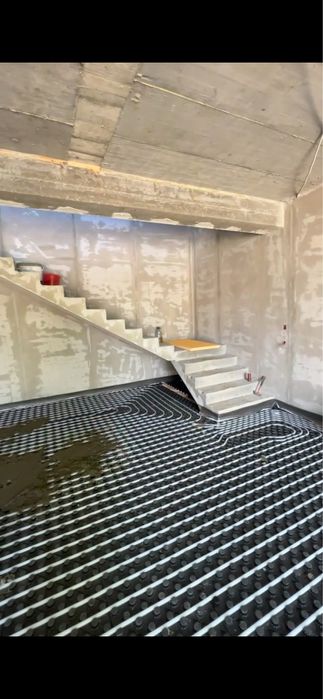 Firmă executăm constrcutii la roșu , garduri , scări , beciuri