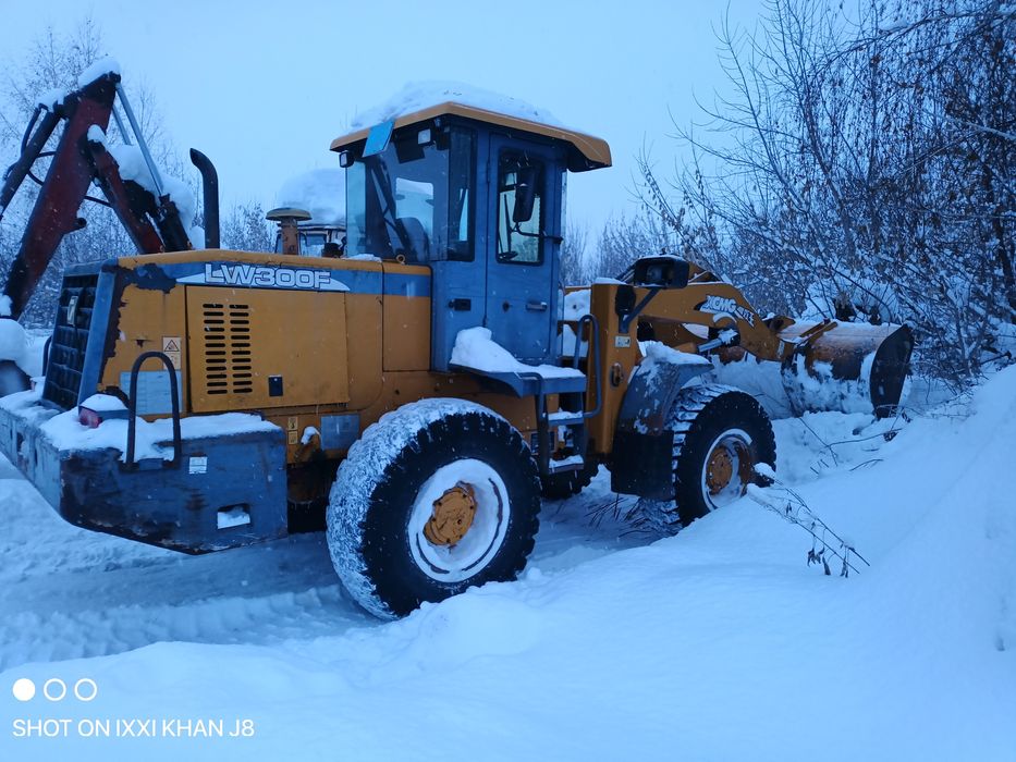 Продам фронтальный погрузчик