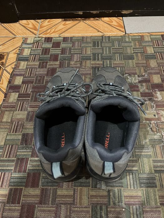 Продам обувь MERRELL