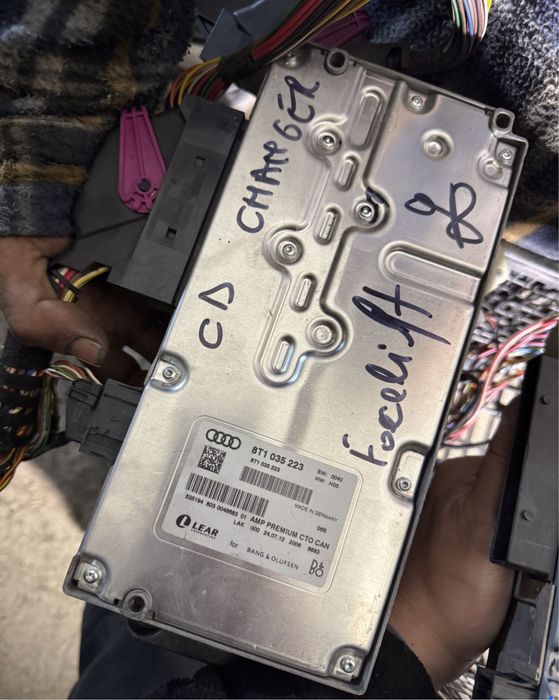 Amplificator bang olufsen audi a4 b8 8T1035223 8T1035223s  8T1035223ap