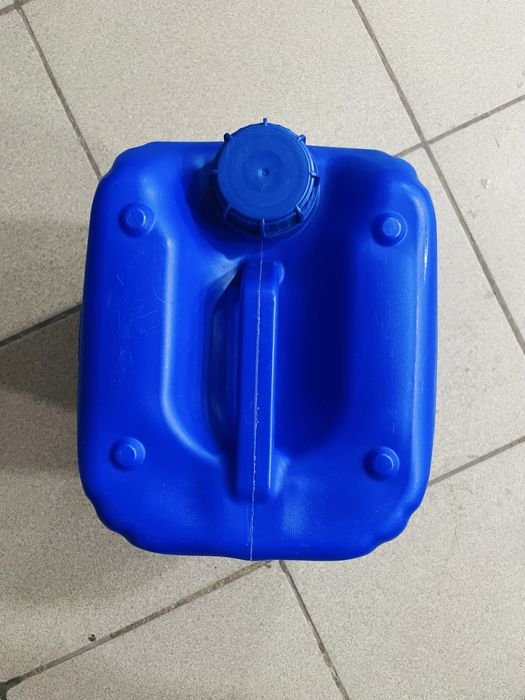 Канистры 21.5л.