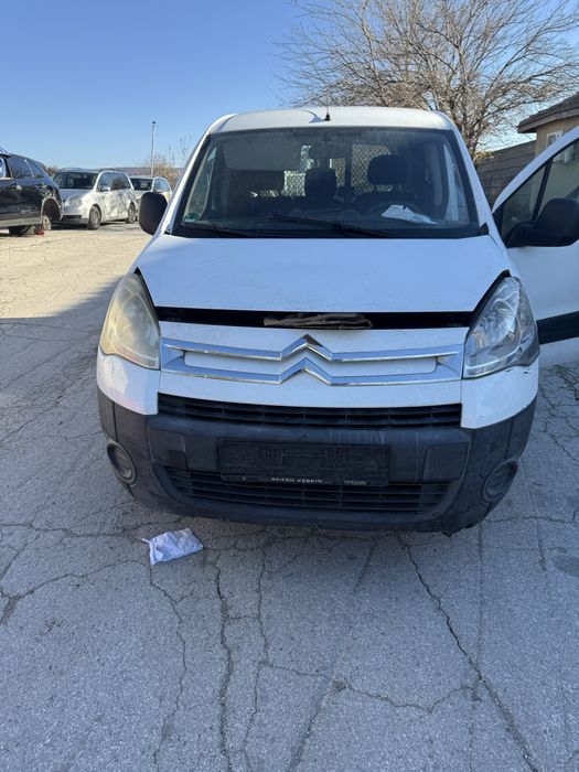 На части Citroen Berlingo 1.6hdi пикап мотор b8hsc 2009г