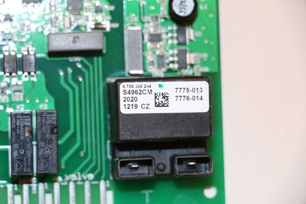 Placa electronica centrala Bosch ZW24-2 DH AE23 si Junkers ZW24 2DHAEE