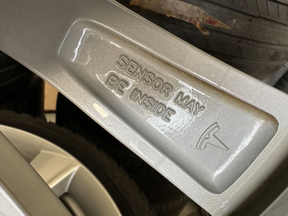 jante tesla model 3 performance anvelope 235 35 20