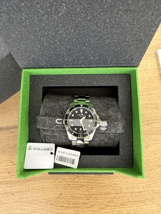 Продаются швейцарские часы Certina, модель 2025 года.