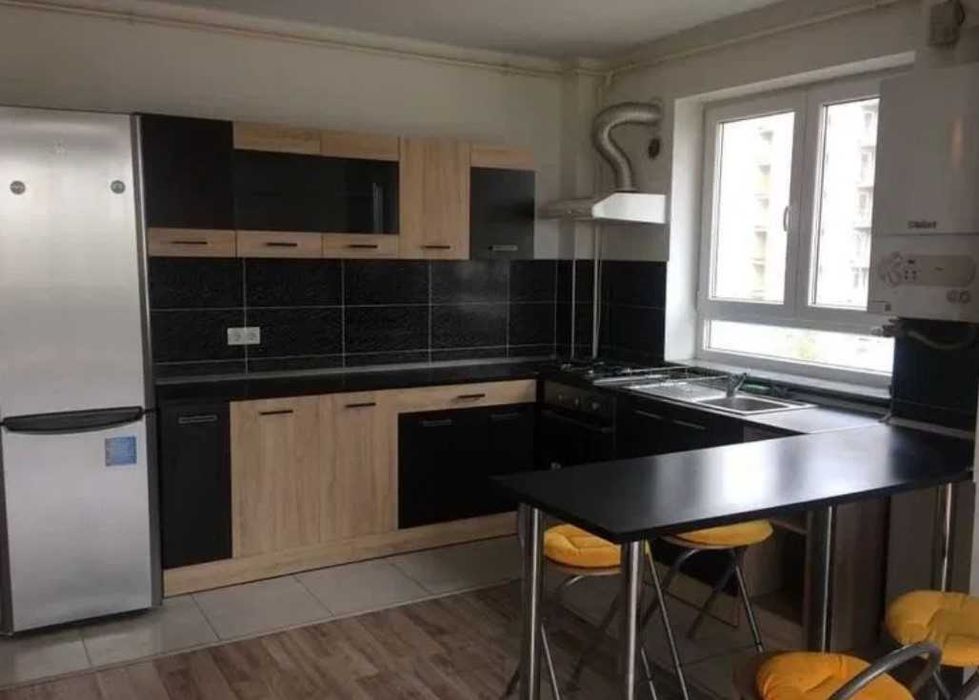 Дава се под наем Тристаен апартамент в Пловдив, Захарна фабрика - 87 кв.м за 341.7 € - Снимка #2